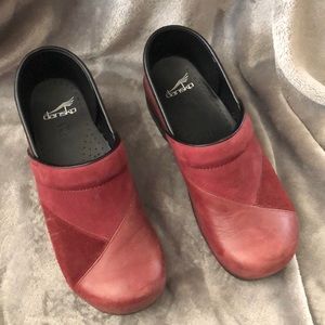 size 40 Dansko Burnt red clog